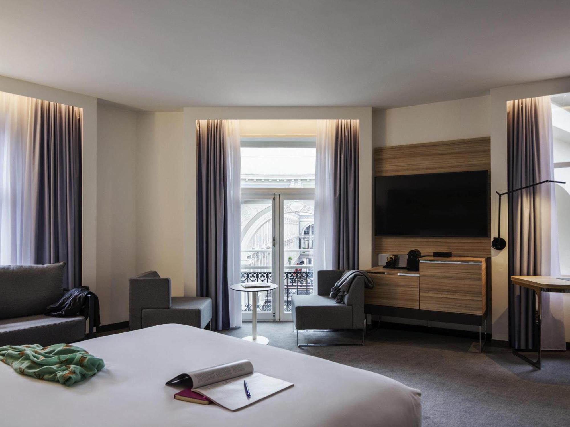 Superior Suite Sofa,1716967725:JPEG